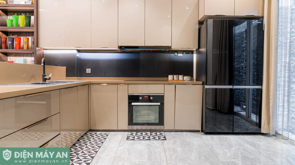 Tủ lạnh Hitachi Inverter 645 lít Multidoor R-WB700VGV4 GBK